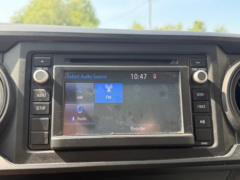 Used 2019 Toyota Tacoma SR AWD/4WD image 16