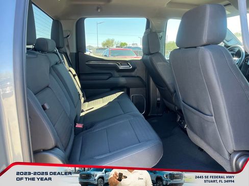 Used 2025 GMC Sierra 1500 Elevation image 17