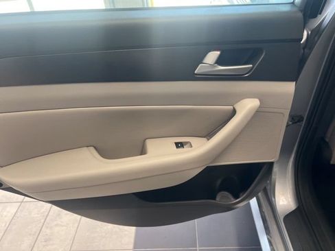 Used 2017 Hyundai Sonata Sport w/ Value Edition Package 02 FWD image 10