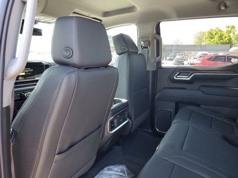 New 2026 GMC Sierra 1500 SLT image 12
