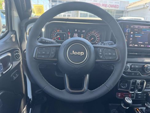 Used 2026 Jeep Wrangler Unlimited Sport AWD/4WD image 12
