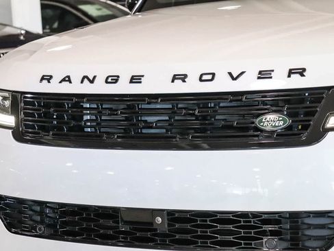 Used 2025 Land Rover Range Rover Sport Dynamic SE AWD/4WD image 8