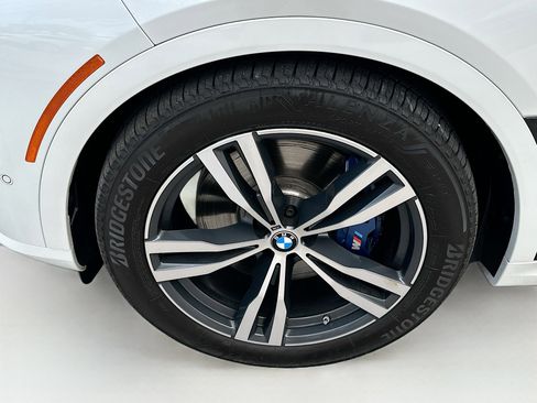 Used 2025 BMW X7 M60i image 36