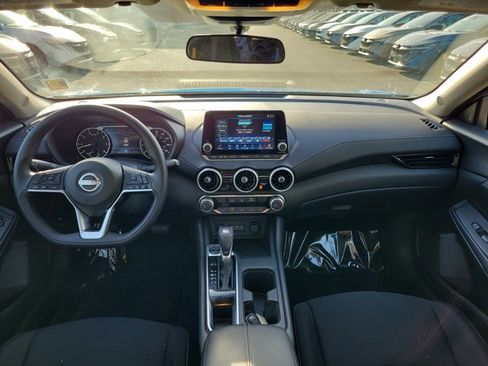 Used 2025 Nissan Sentra SV FWD image 8
