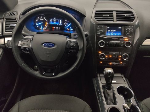 Used 2018 Ford Explorer XLT image 22