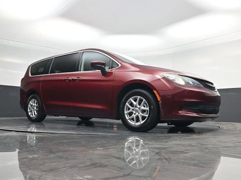 Used 2023 Chrysler Voyager LX FWD image 47