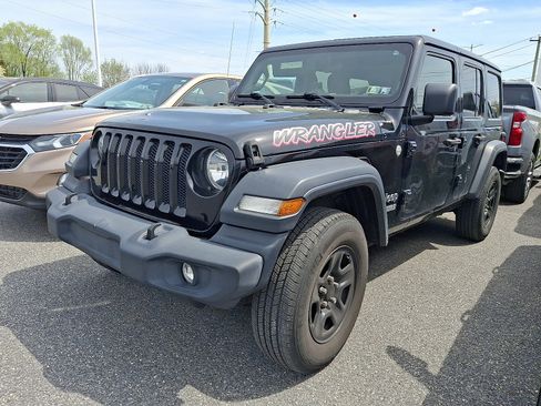 Used 2018 Jeep Wrangler Unlimited Sport image 3