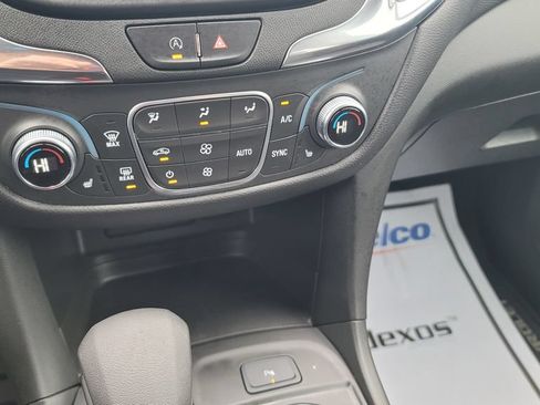 Used 2022 Chevrolet Equinox LT FWD image 22