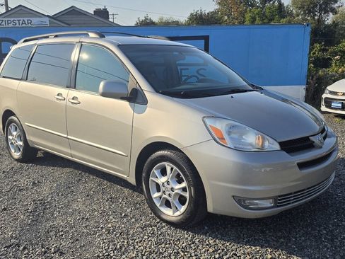 Used 2004 Toyota Sienna XLE w/ XLE Pkg 12 FWD image 1