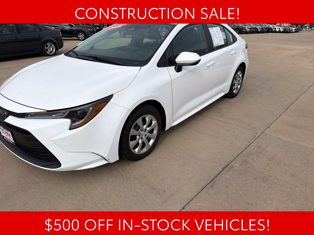 Used 2026 Toyota Corolla LE FWD image 2