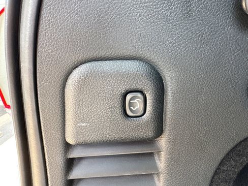 Used 2018 Jeep Grand Cherokee Laredo RWD image 12