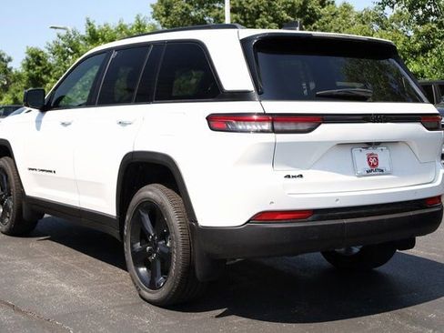 New 2025 Jeep Grand Cherokee Laredo image 5