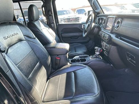 Used 2022 Jeep Wrangler Unlimited Sahara w/ Cold Weather Group image 15