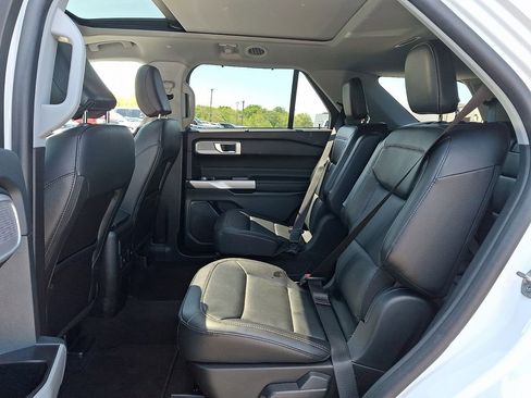 Used 2022 Ford Explorer Limited AWD/4WD image 10