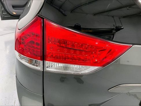 Used 2013 Toyota Sienna XLE image 38