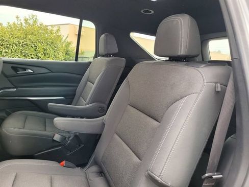 Used 2024 Chevrolet Traverse LT FWD image 15