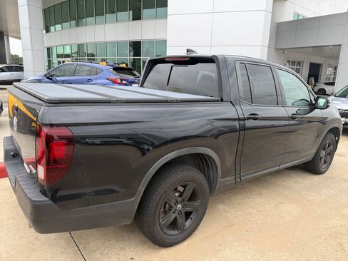 Used 2023 Honda Ridgeline Black Edition image 3
