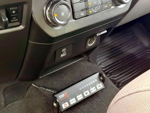 Used 2020 Ford F550 4x4 Crew Cab Super Duty w/ XLT Value Package image 28