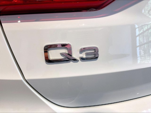 Certified 2023 Audi Q3 2.0T Premium w/ Convenience Package AWD/4WD image 33