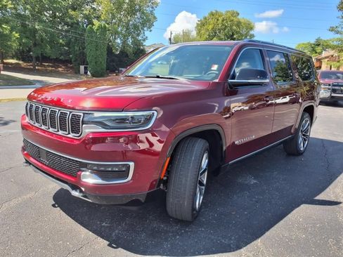 Used 2024 Jeep Wagoneer L Series III w/ Premium Group I AWD/4WD image 20