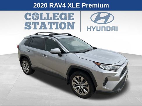 Used 2020 Toyota RAV4 XLE Premium image 1