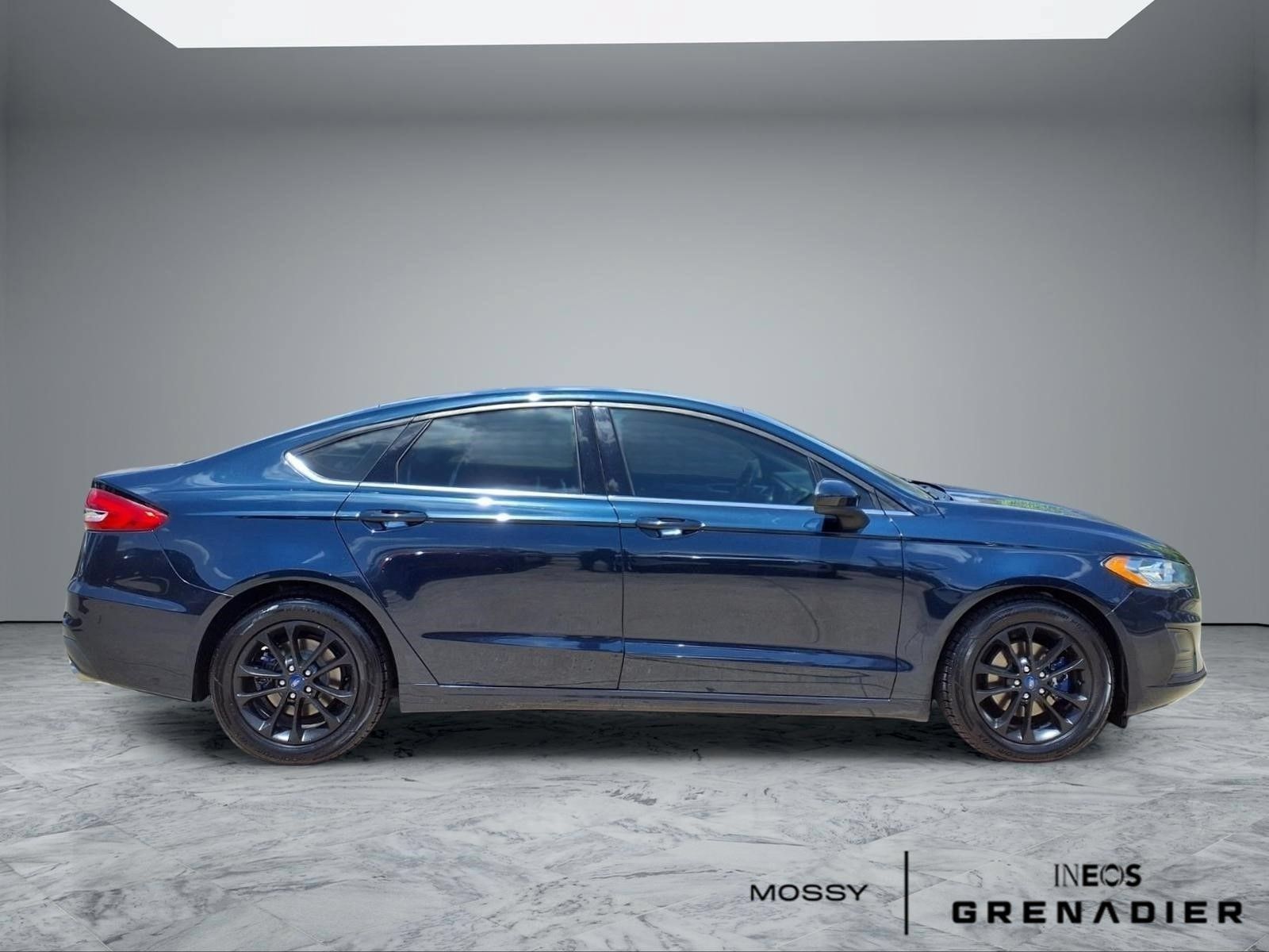 Used 2020 Ford Fusion SE FWD image 8