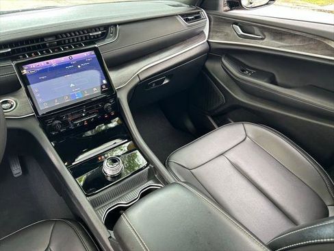 Certified 2025 Jeep Grand Cherokee Limited w/ MOPAR Finishing Package RWD image 13