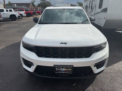 New 2025 Jeep Grand Cherokee Limited w/ Luxury Tech Group II image 7