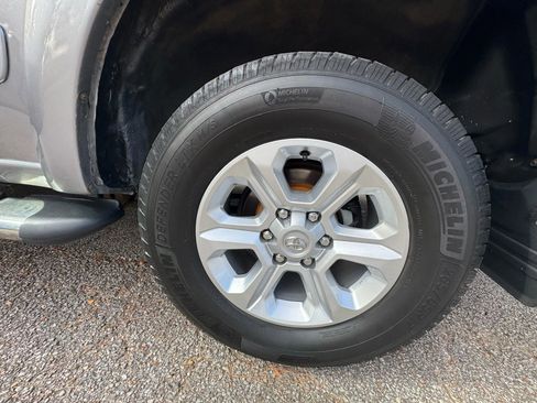 Used 2004 Toyota Sequoia Limited image 36