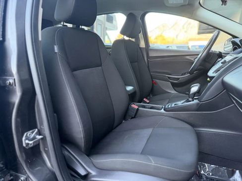 Used 2016 Ford Focus SE w/ SE Cold Weather Package image 19