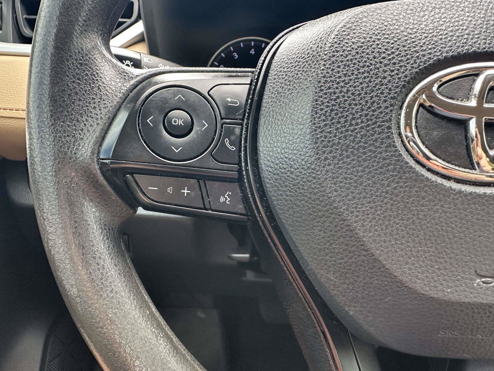 Used 2021 Toyota RAV4 LE FWD image 12