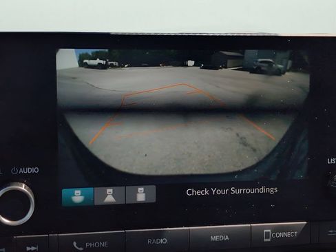 Used 2024 Honda Pilot LX image 21