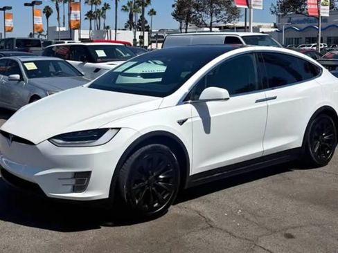 Used 2017 Tesla Model X 90D AWD/4WD image 2