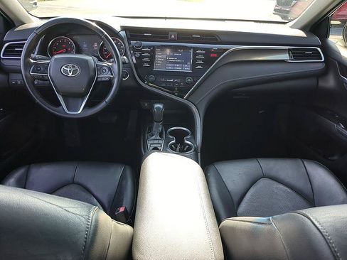 Used 2018 Toyota Camry XSE FWD image 31