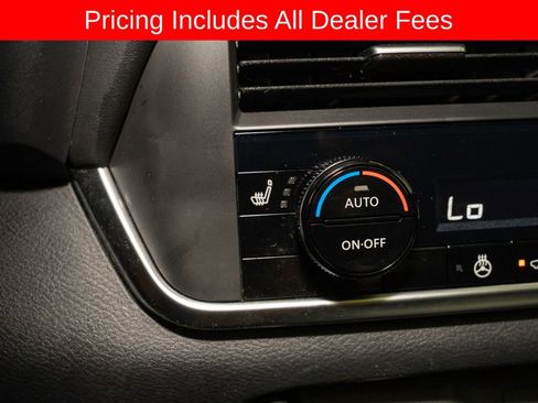 Certified 2023 Nissan Rogue SV w/ SV Premium B Package FWD image 16
