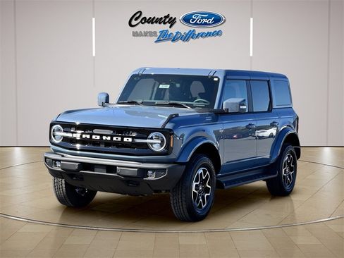 New 2025 Ford Bronco Outer Banks image 2