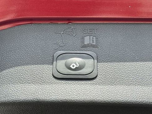 Used 2017 Ford Escape SE w/ SE Leather Comfort Package image 17