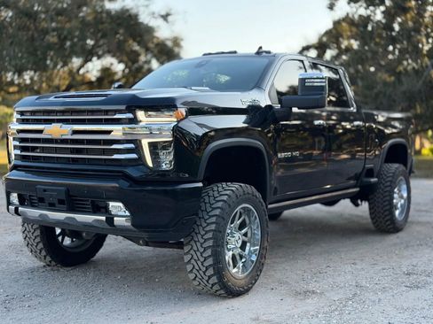 Used 2023 Chevrolet Silverado 2500 High Country w/ Safety Package II image 18