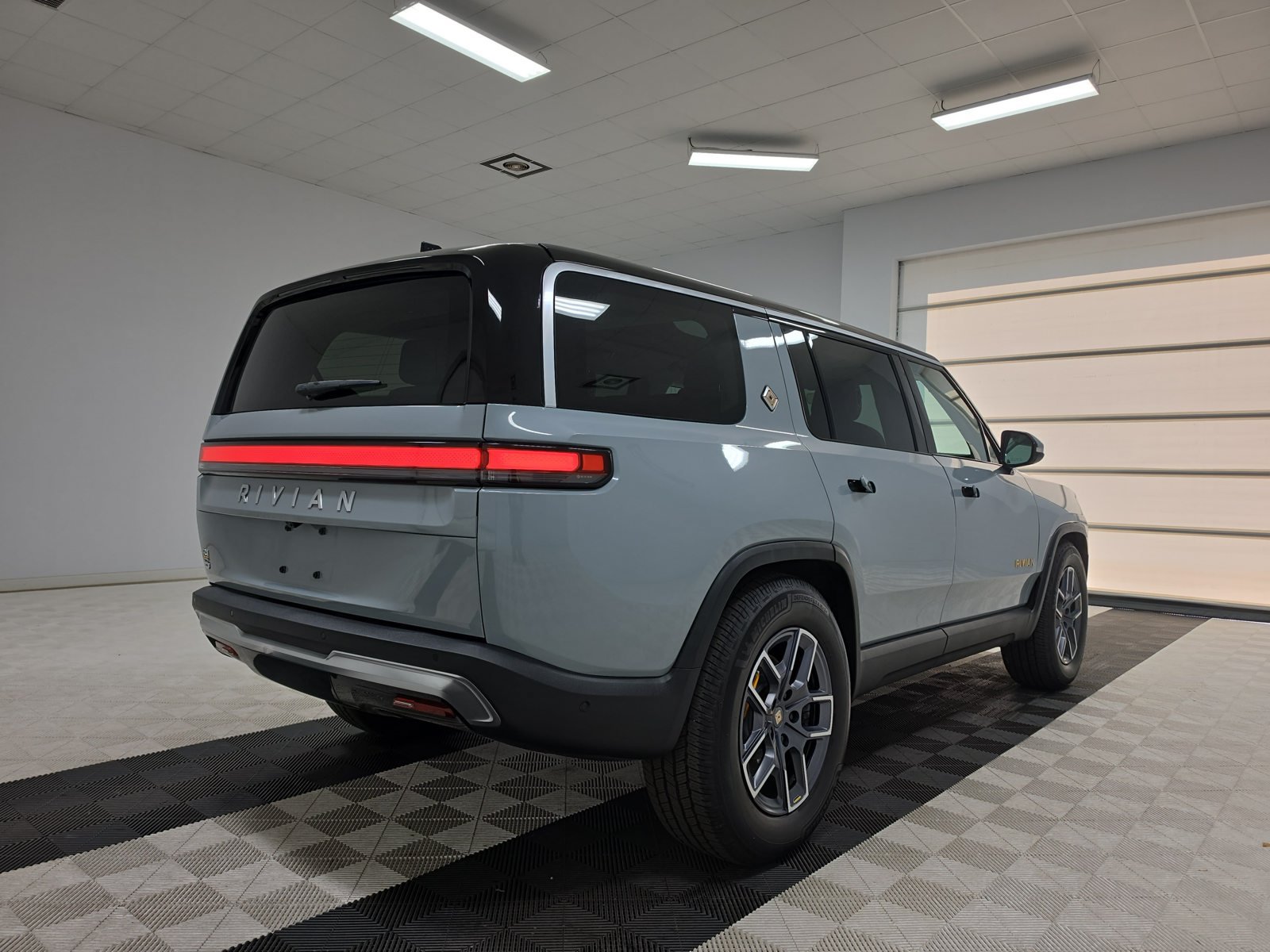 Used 2023 Rivian R1S Adventure Quad AWD/4WD image 5