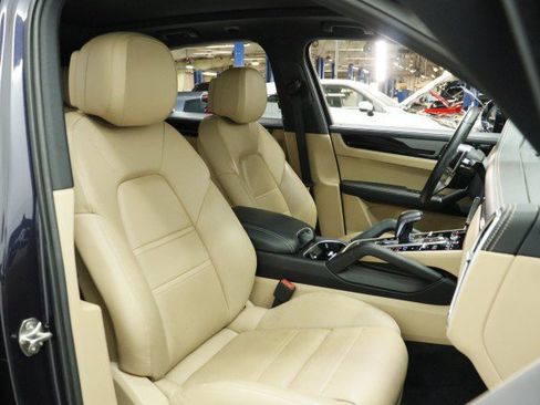 Used 2019 Porsche Cayenne S AWD/4WD image 24