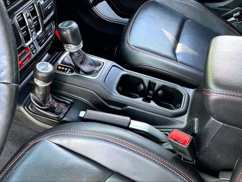 Used 2020 Jeep Gladiator Rubicon AWD/4WD image 16
