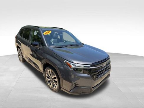 Used 2025 Subaru Forester Touring AWD/4WD image 3