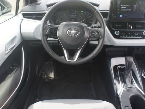 Used 2024 Toyota Corolla SE AWD/4WD image 5