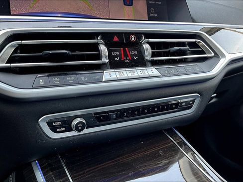 Used 2021 BMW X7 xDrive40i w/ Premium Package 2 AWD/4WD image 15