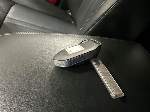 Used 2024 Kia Sorento S image 38