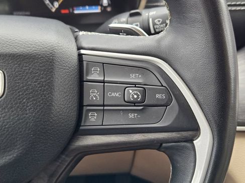 Used 2022 Jeep Grand Cherokee Limited AWD/4WD image 37