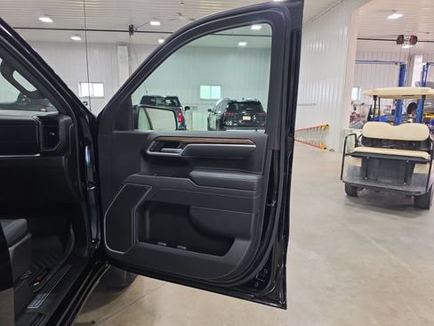 Used 2025 Chevrolet Silverado 1500 RST AWD/4WD image 30