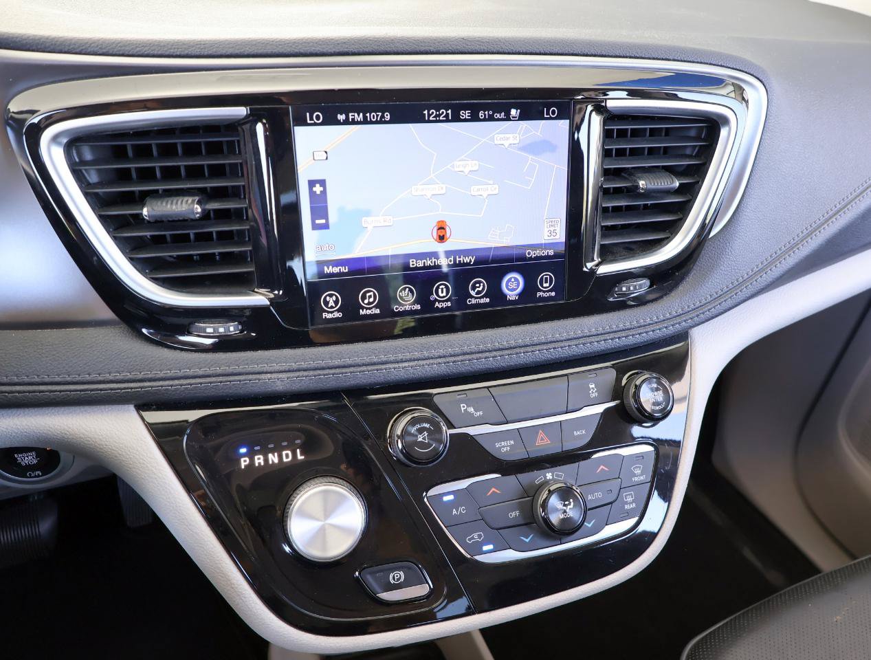 Used 2017 Chrysler Pacifica Limited w/ UConnect Theater Package FWD image 51