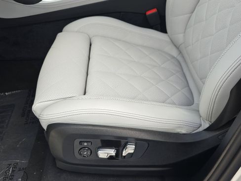 New 2026 BMW X5 xDrive40i w/ M Sport Package AWD/4WD image 17