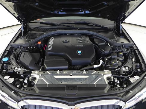 Used 2022 BMW 330i Sedan w/ Driving Assistance Package RWD image 6